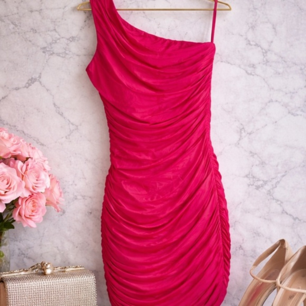 ZARA Hot Pink One-Shoulder Ruched Dress • Bodycon Glam • Size M • Statement l